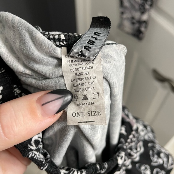 Skull Leggings - Picture 3 of 3